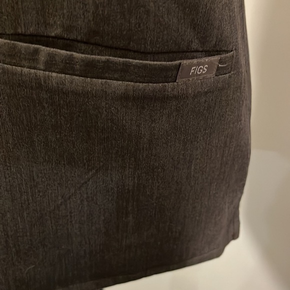 FIGS Scrub Top Women XS Technical Collection Shirt grayish white Stretch - Picture 3 of 8